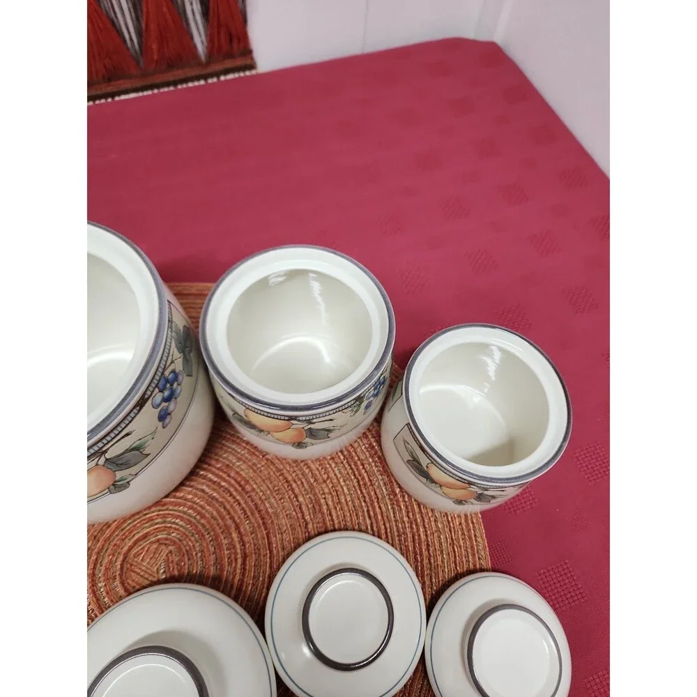 Mikasa Intaglio Garden Harvest Cannister Set Of 4 Peaches, Plums & Berries EUC